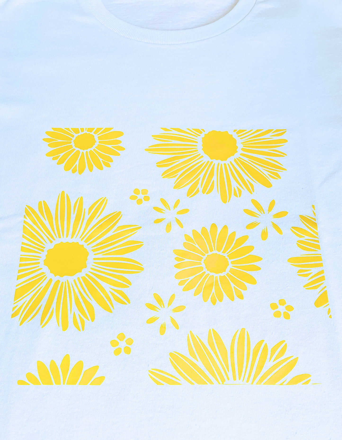 Everyday Essential Cotton T-shirt / sunflower