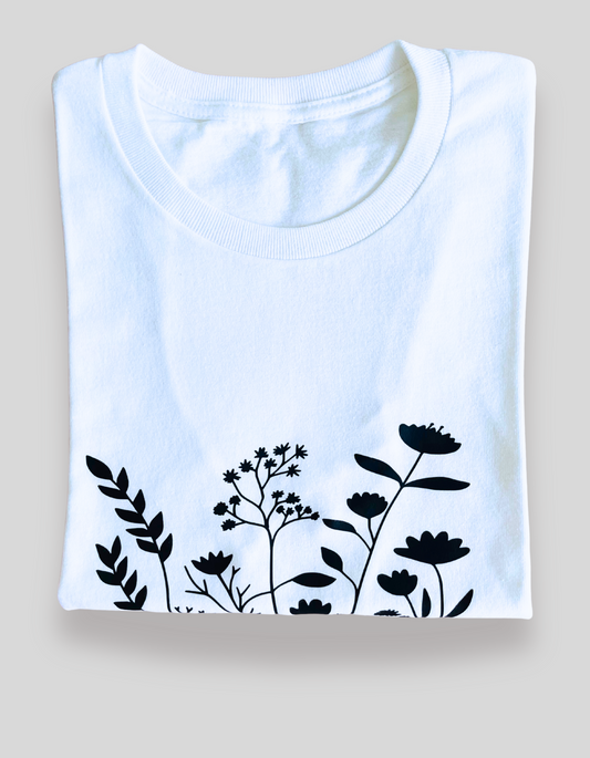 Everyday Essential Cotton T-shirt / book lover